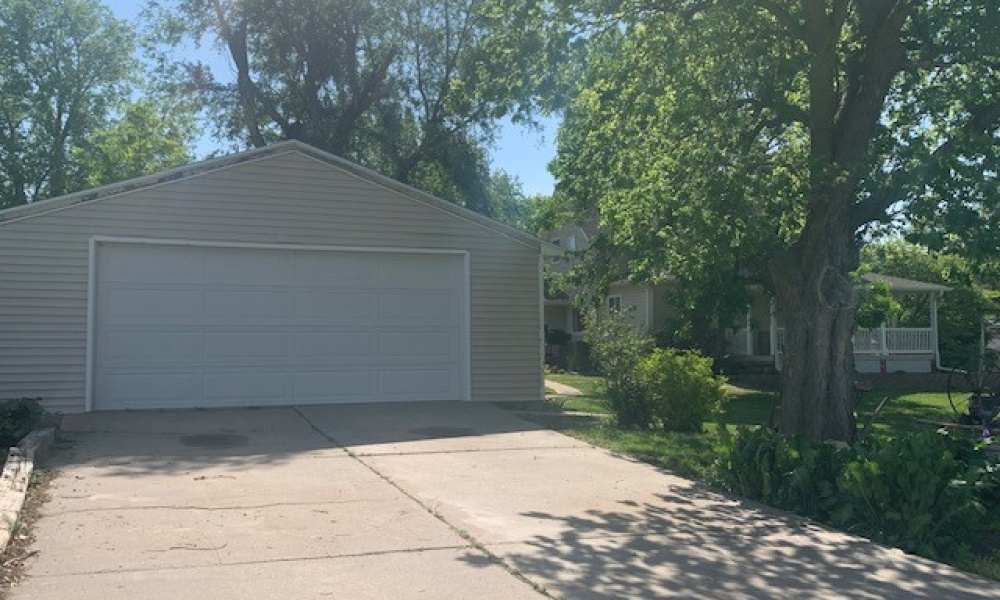341 W 10th Ave, Red Cloud, Nebraska 68970, 3 Bedrooms Bedrooms, ,3 BathroomsBathrooms,Single Family Home,For Sale,W 10th ,1056