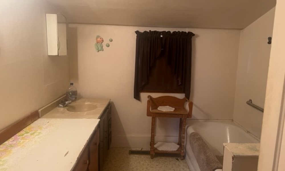 905 N Locust St, Red Cloud, Nebraska 68970, 2 Bedrooms Bedrooms, ,1 BathroomBathrooms,Single Family Home,For Sale,N Locust St,1079